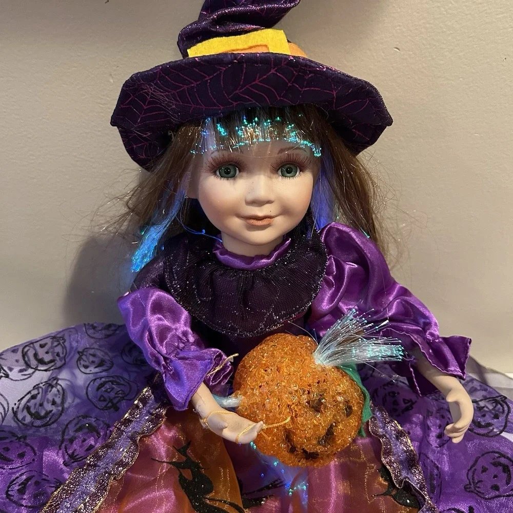 Cracker‎ BarrelColor Changing Fiber Optic Witch Halloween Masquerade Works